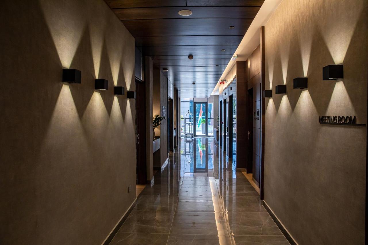 เดอะ คอมพาส โฮเต็ล Hotel อัมมาน ภายนอก รูปภาพ