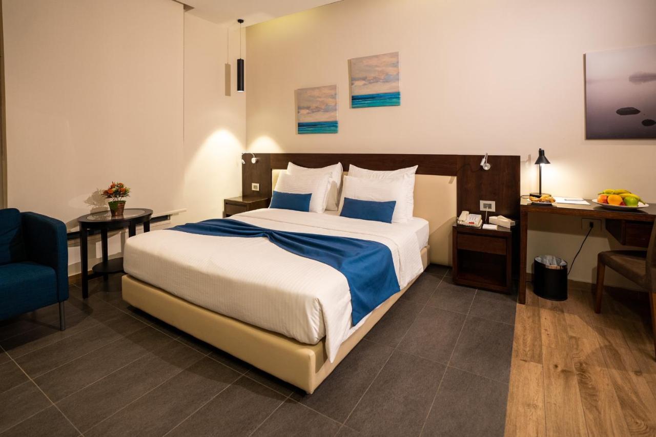 เดอะ คอมพาส โฮเต็ล Hotel อัมมาน ภายนอก รูปภาพ